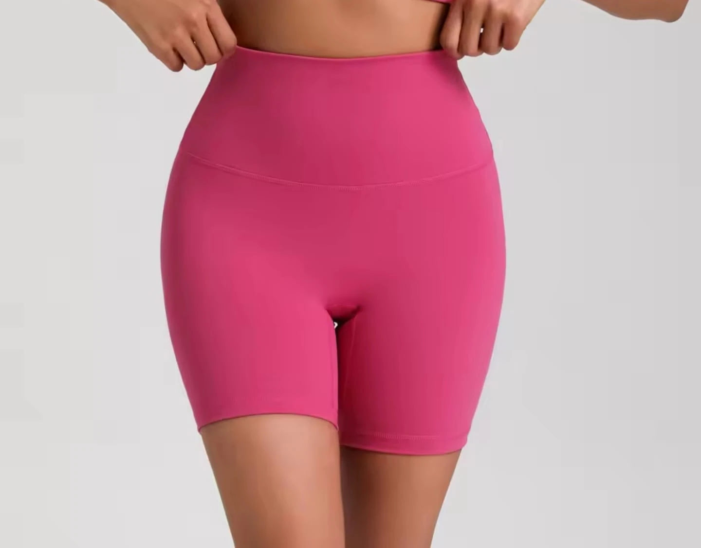SHORT SPORTS LEGGINGS & BRA