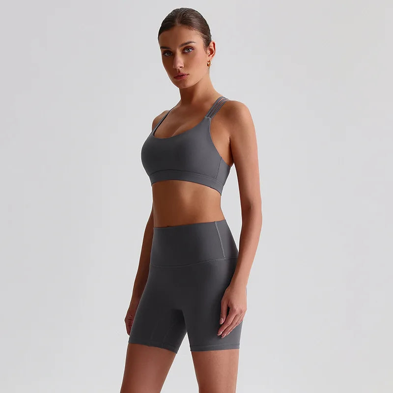 BRA & LEGGINGS SHORT