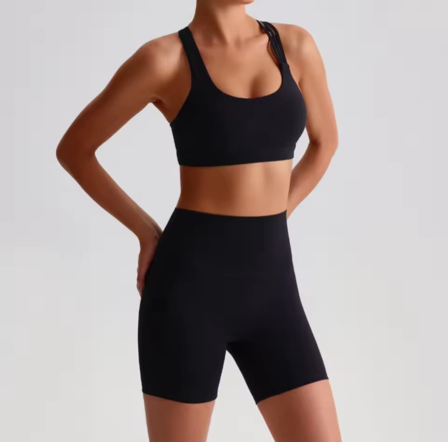 BRA & LEGGINGS SHORT